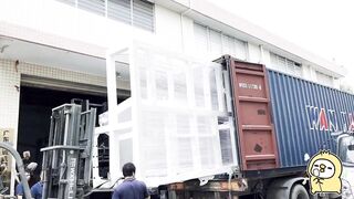 Do you know how to load a 2-meter stretching film machine into a container for export