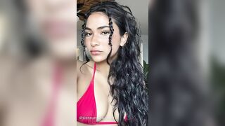 Sienna Gomez - Modelo de bikinis e influencer de Instagram | Biografía