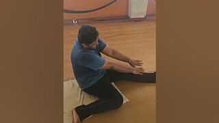 gym funny workout ????????( stretching is very important)