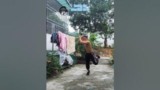 Use a flexible long stick in kung fu #martialarts #kungfu #taichi #shorts #wudang #tigermartialarts