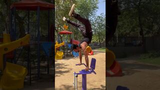 ????handstand to kra lo bhai khi bhi ????#viral #handstandworkout #yoga #fitness #love #ytshorts #trend