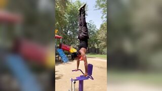 ????handstand to kra lo bhai khi bhi ????#viral #handstandworkout #yoga #fitness #love #ytshorts #trend