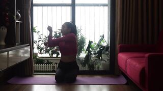 Yoga and Workout at home | Do yoga and stretch shoulder with Ammy