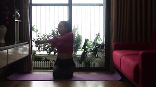 Yoga and Workout at home | Do yoga and stretch shoulder with Ammy