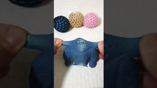 stretching squishy monkey???? #funny #monkey #squishy #stretching #fidgettoys #popular #ytshort #tiktok