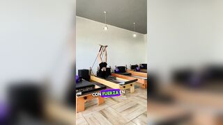 “La Vela” secuencia donde fusiono el Método Pilates y Stretching.