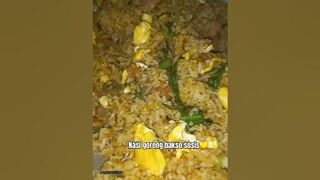 Nasi goreng itu menu paling flexible yg bisa dimakan kapan aja???? #nasigoreng #foodie #cooking #shorts