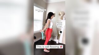 ????????‍♀️Quick and easy yoga stretch for tight shoulders! #shorts #yin #yinyoga #yoga #homeworkout