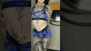 Try on haul: PSD blue roses outfit #inkedup #haul #tryon #tattoo #psdunderwear