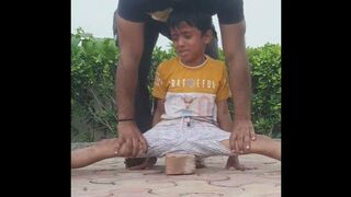 middle split stretching training #viralvideo #shots #workout #wushu