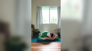 ????????POSE for flexible vertebrae & legs. 1ПОЗА для гибкости позвоночника и ног????‍♀️????‍♂️ #yogaonline