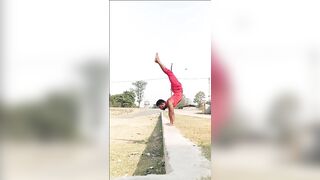 Dar Ki Aage Jeet Hai????????????✅‼️#stunt #calisthenics #fitwithjubi #youtubeshorts #handstandworkout #yoga