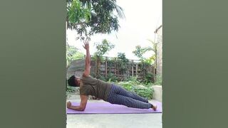 strong shoulder, flexible waist.Lose belly fat #yogapractice #unstoppable #yogasutras