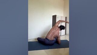 Back ko flexible kaise kare #yoga #sidebend #stretching #shorts #pose