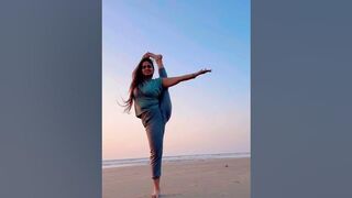 Yoga on the beach #yogaurmi