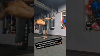 Try these leg stretching exercises to improve your kicks????.#stretching #muaythai #kickboxing #shorts