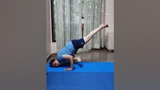 flying pigeon pose variation #yoga #strength #flexiblity #pigeonpose