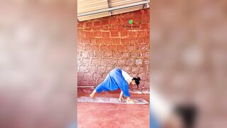 Balancing Yoga Asana #yogaurmi #yogaholic #yogafitness #yogaexercise #yoga #yogatime