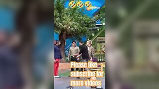 Akshay Kumar Karvayege Kapil Sharma Se Stretching #thekapilsharmashow #comedy #funny #tkss#tkss