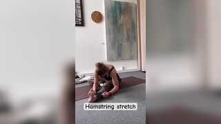 Hamstring stretch #yogaflow #stretching #yogapractice #hamstringstretches