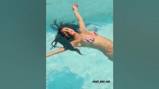 Hot Bollywood actress Poonam Pandey in bikini ???????????? #badshah #music #hotactor