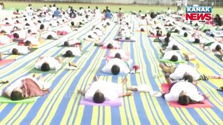 International Yoga Day 2024 | Odisha Health Minister Mukesh Mahaling Performs Yoga In Bolangir