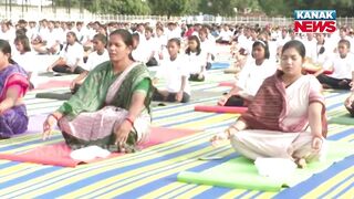 International Yoga Day 2024 | Odisha Health Minister Mukesh Mahaling Performs Yoga In Bolangir