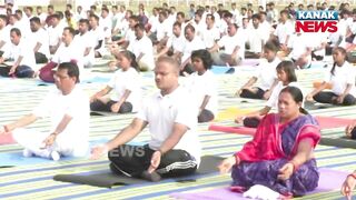 International Yoga Day 2024 | Odisha Health Minister Mukesh Mahaling Performs Yoga In Bolangir