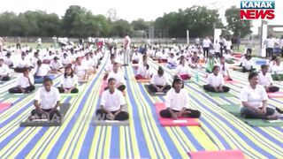 International Yoga Day 2024 | Odisha Health Minister Mukesh Mahaling Performs Yoga In Bolangir