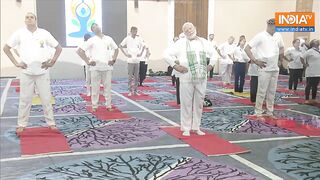 International Yoga Day 2024 | PM Modi ने दिया 'Yoga For Self And Society' का संदेश