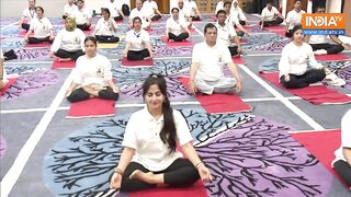 International Yoga Day 2024 | PM Modi ने दिया 'Yoga For Self And Society' का संदेश