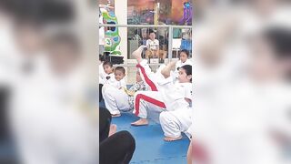 TAEKWONDO STRETCHING AND FLEXIBILITY EXERCISES #taekwondotraining #taekwondo