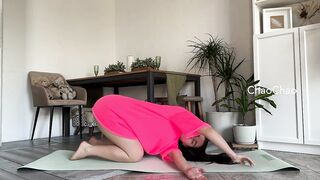 Yoga Flow Home Workout gymnastics stretching exercise
