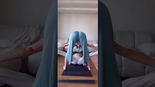 morning yoga stretches for women????‍♀️????‍♀️#stretching #yoga #trending #shorts #flexibility #viral