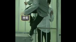 Jimin so flexible. Jungkook reaction ????pls subscribe #bts #btsarmy #jimin #jungkook