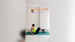 Stretching for Round waist and strong pelvic????????????#fitness #fatloss #athome #trending #viral #shorts