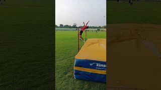 kya jump hai ???? #athlete #highjump #jump #cardio #stretching #army #shorts #shortsfeed #youtubeshorts