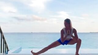 Balancing & Stretching Yoga A more tricky yoga flow today! the best yoga content ???? At Home Dress