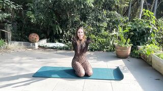 FISHNET CATWOMAN BODYSUIT YOGA AND STRETCHING TEST - TRANSPARENT TRY ON HAUL (4K)