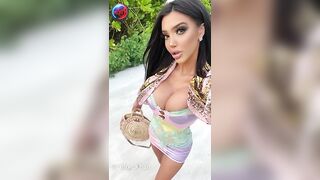 Chloe Khan - Modelo de bikinis | Biografía e información | Bikini Model