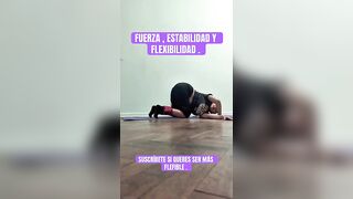 Espalda fuerte , estable y flexible. .