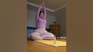 MY FIRST TIME DOING YOGA