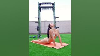 Relaxing Outdoor Leg Stretch Hip Flex Yoga Flow #shorts #yogaexercise #yoga #yogapractice #fyp