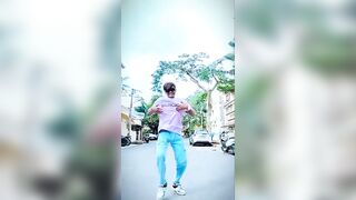 #video Purab Jha pahan ke Chali bikini bhojpuri hit song