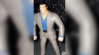 ????Vince McMahon, figura de la gama Bend-ems (flexible y articulable) del año 1999????