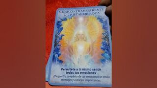 Feliz 2025 Cuarzo Transparent. #almasenelcaminodelautoconocimiento #amoruniversal #tarot