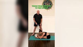 Get More FLEXIBLE! Hot Yoga's ????‍♂️ Leg STRETCHING Pose #shorts