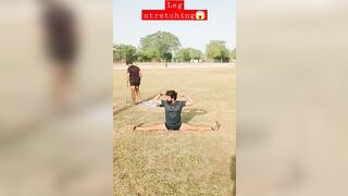 omg ???? leg stretching karne ka tarika kaise kare #legstraining #legworkout #shorts #viral #new #army