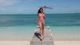 The Exumas, Bahamas: Pigs, Sharks & Bikinis