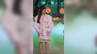 Ellen's Hilarious Twerk Lesson with Cardi B | Unexpected Dance Moves and Nonstop Laughter!